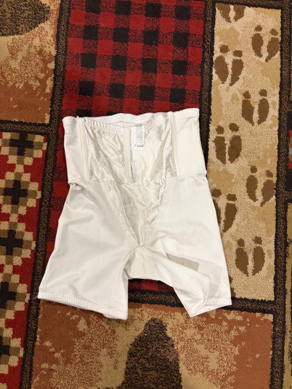 Women’s Cupid shapewear girdle with clasp